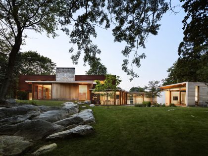 A Cozy and Warm Home Combines Rustic and Industrial Elements in Stonington by Joeb Moore & Partners (12)