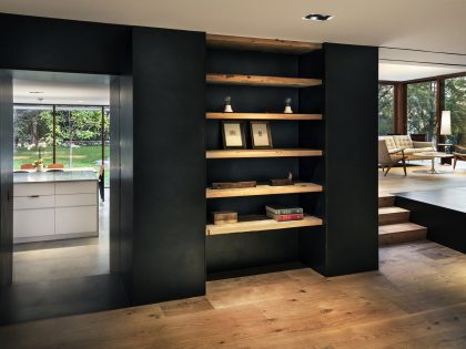 A Cozy and Warm Home Combines Rustic and Industrial Elements in Stonington by Joeb Moore & Partners (3)