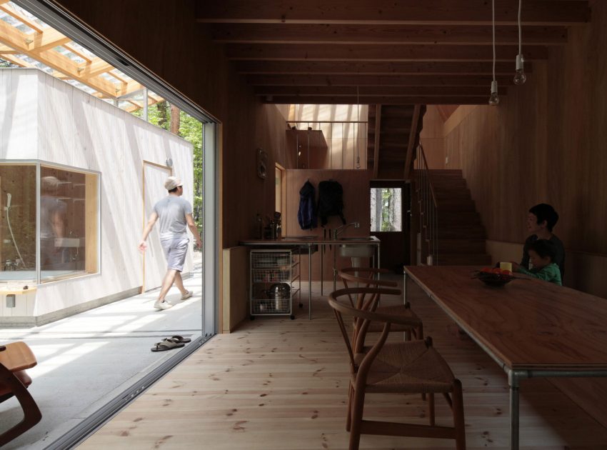 A Dramatic Contemporary Home with an Asymmetric Roof and Overhanging Eaves in Hakuba, Japan by Naka Architects (10)