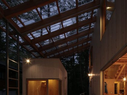 A Dramatic Contemporary Home with an Asymmetric Roof and Overhanging Eaves in Hakuba, Japan by Naka Architects (12)