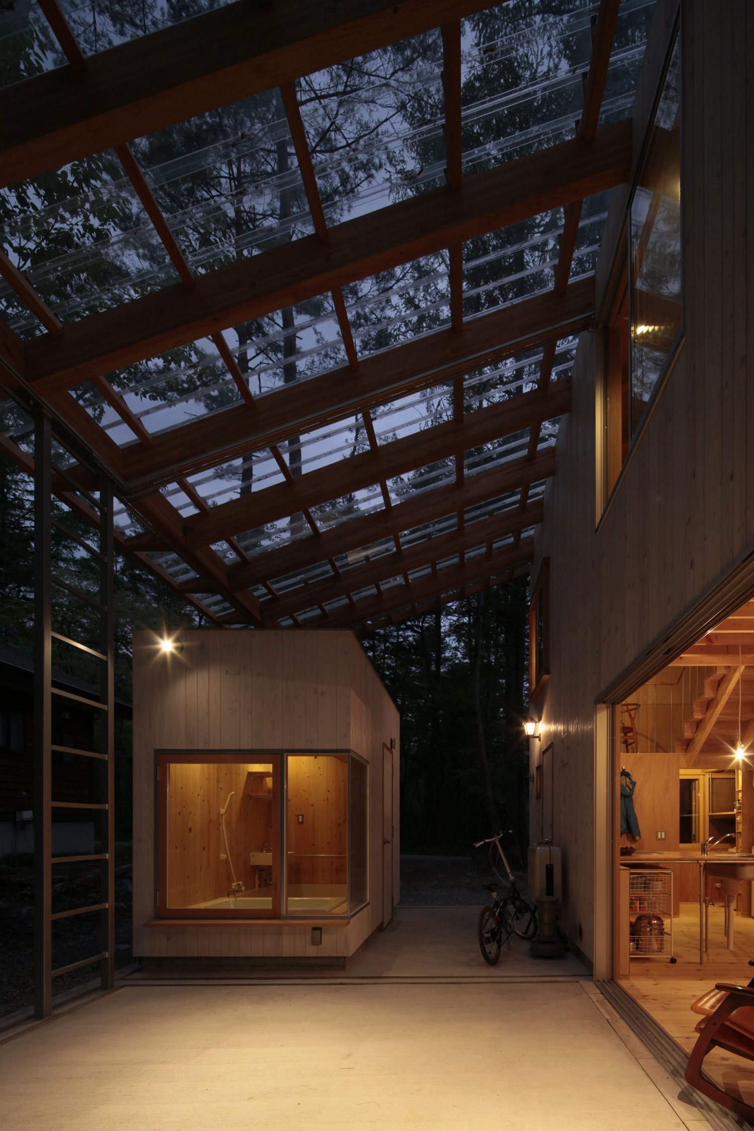 A Dramatic Contemporary Home with an Asymmetric Roof and Overhanging Eaves in Hakuba, Japan by Naka Architects (12)