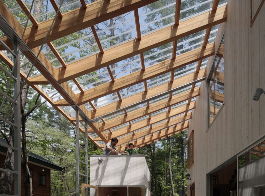 A Dramatic Contemporary Home with an Asymmetric Roof and Overhanging Eaves in Hakuba, Japan by Naka Architects (3)