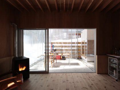 A Dramatic Contemporary Home with an Asymmetric Roof and Overhanging Eaves in Hakuba, Japan by Naka Architects (7)