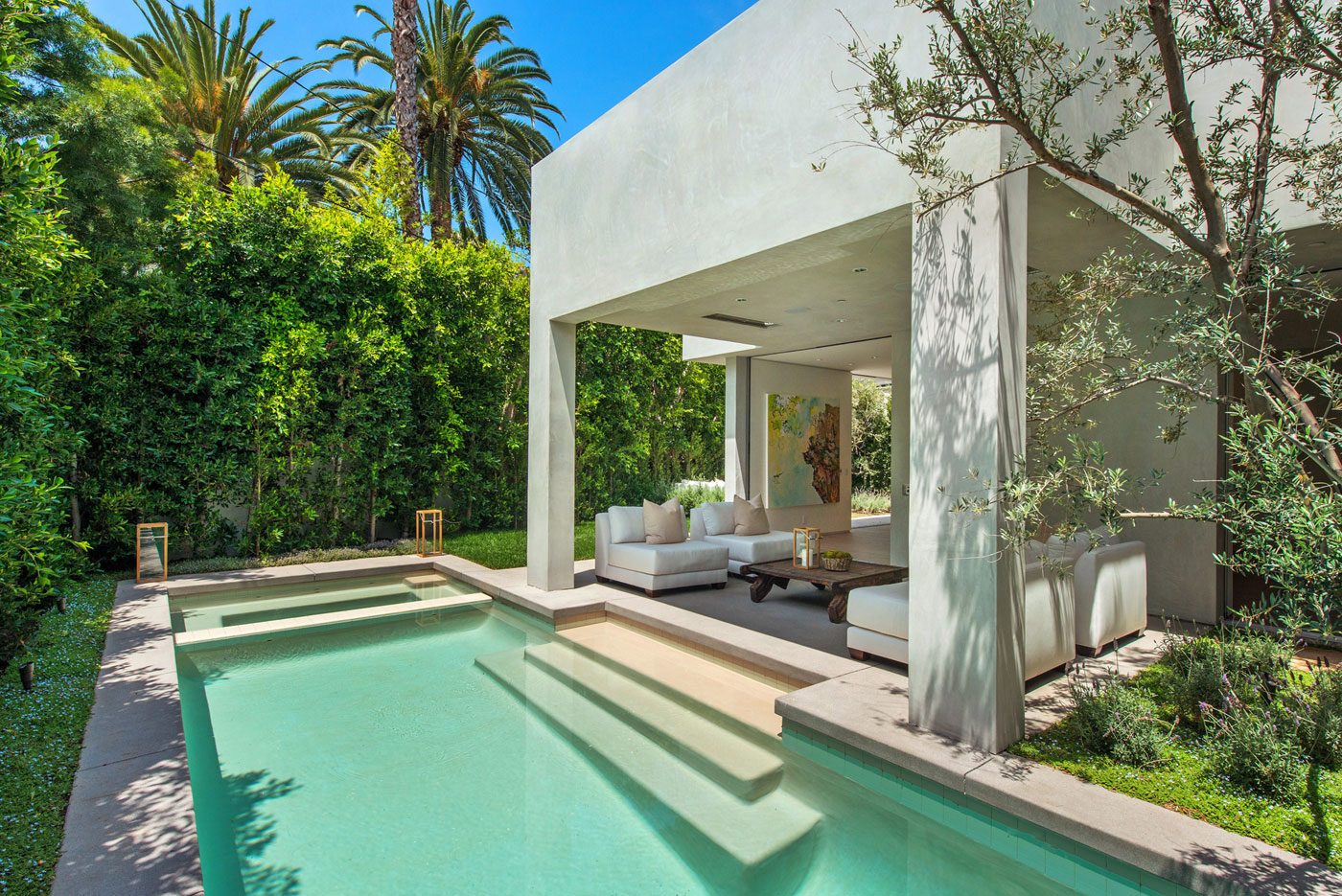 A Fabulous and Sleek Modern Home Surrounded by Lush Vegetation in Los Angeles by Amit Apel Design, Inc (2)