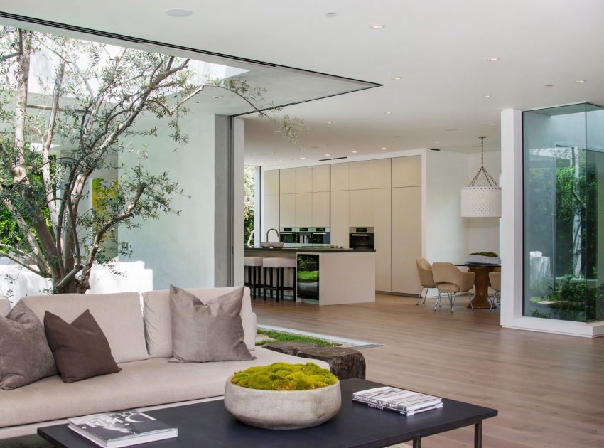 A Fabulous and Sleek Modern Home Surrounded by Lush Vegetation in Los Angeles by Amit Apel Design, Inc (27)