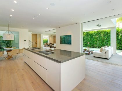 A Fabulous and Sleek Modern Home Surrounded by Lush Vegetation in Los Angeles by Amit Apel Design, Inc (34)