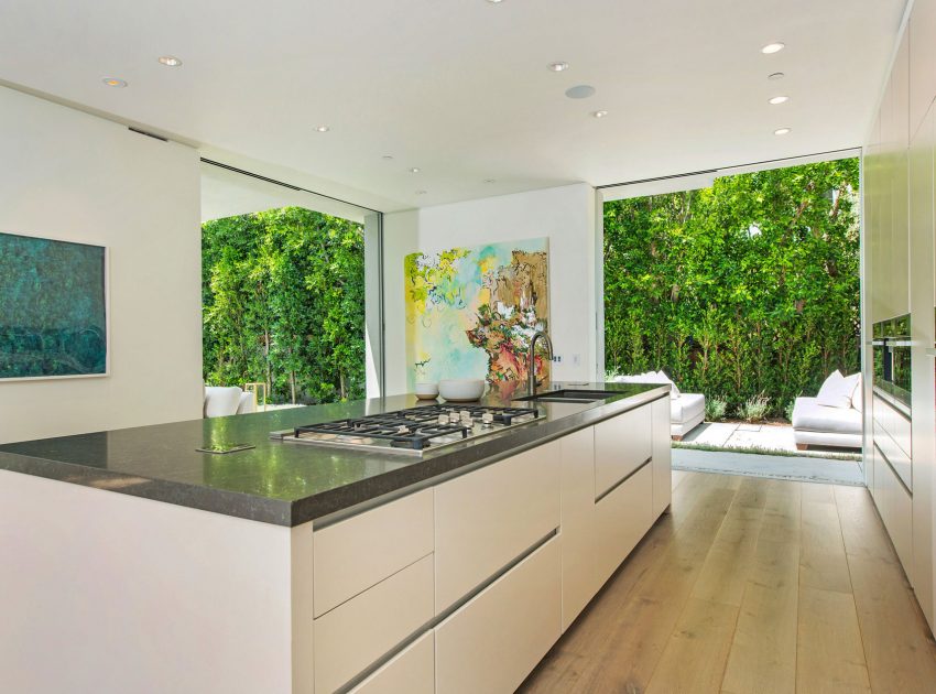 A Fabulous and Sleek Modern Home Surrounded by Lush Vegetation in Los Angeles by Amit Apel Design, Inc (35)