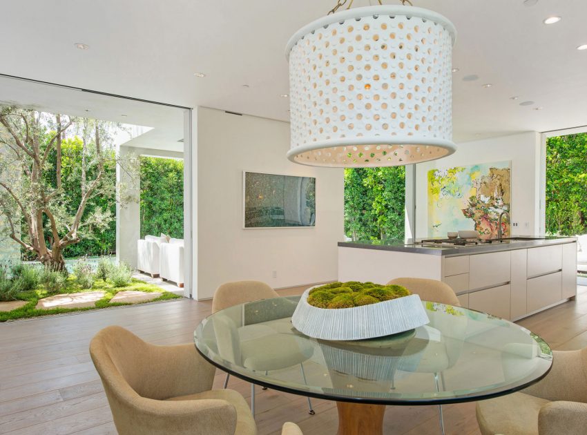 A Fabulous and Sleek Modern Home Surrounded by Lush Vegetation in Los Angeles by Amit Apel Design, Inc (39)