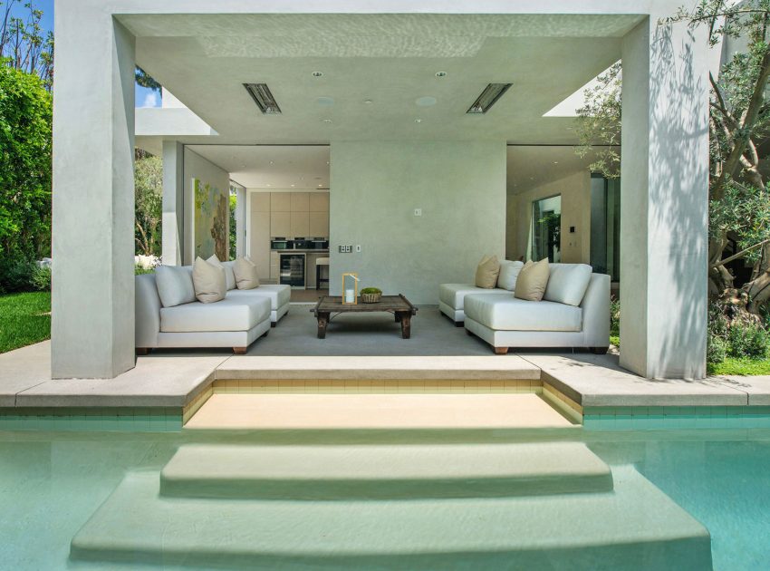 A Fabulous and Sleek Modern Home Surrounded by Lush Vegetation in Los Angeles by Amit Apel Design, Inc (7)