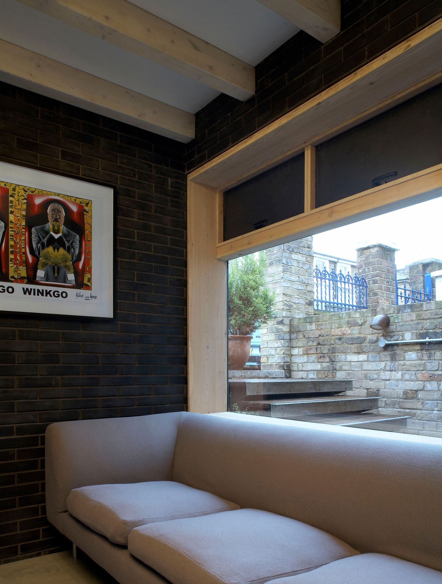 A Fascinating Home with Black Engineering Bricks and Slabs of White Marble in London by Liddicoat & Goldhill (6)