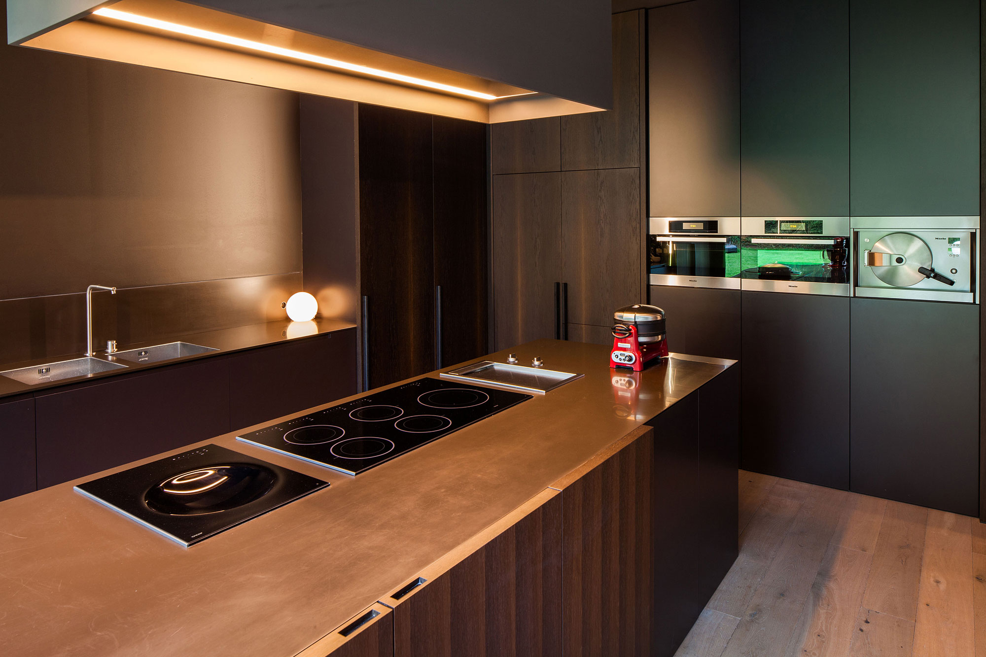 A Former Hunting Lodge Transformed into a Sleek Modern Family Home in Heverlee, Belgium by DMOA Architecten (18)