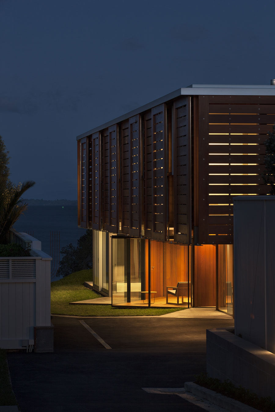 A Geometric Modern Beachfront Home Composed of Three Separate Structures in New Zealand by Athfield Architects (30)