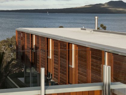 A Geometric Modern Beachfront Home Composed of Three Separate Structures in New Zealand by Athfield Architects (8)