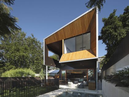 A Gorgeous Modern Home with Warm and Dynamic Interiors in Paddington, Australia