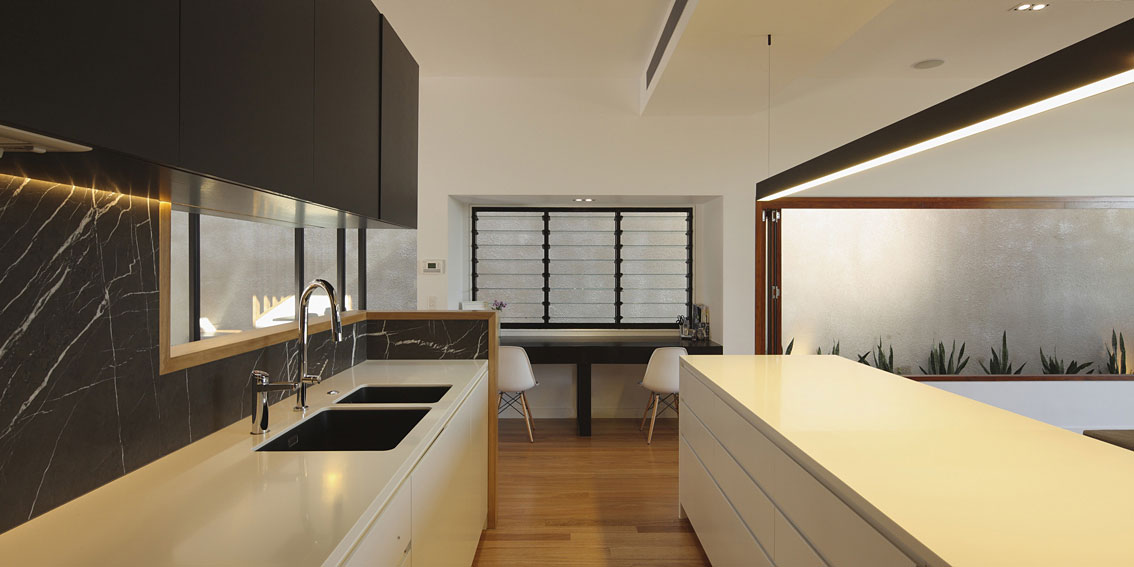 A Gorgeous Modern Home with Warm and Dynamic Interiors in Paddington, Australia by Shaun Lockyer Architects (10)