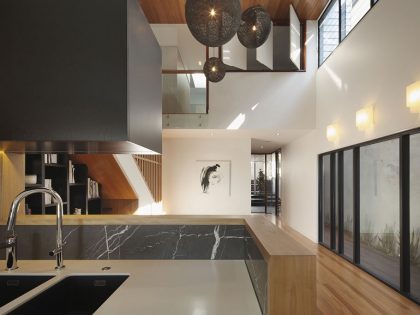 A Gorgeous Modern Home with Warm and Dynamic Interiors in Paddington, Australia by Shaun Lockyer Architects (11)