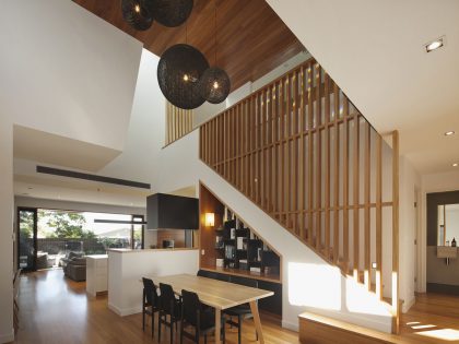 A Gorgeous Modern Home with Warm and Dynamic Interiors in Paddington, Australia by Shaun Lockyer Architects (13)