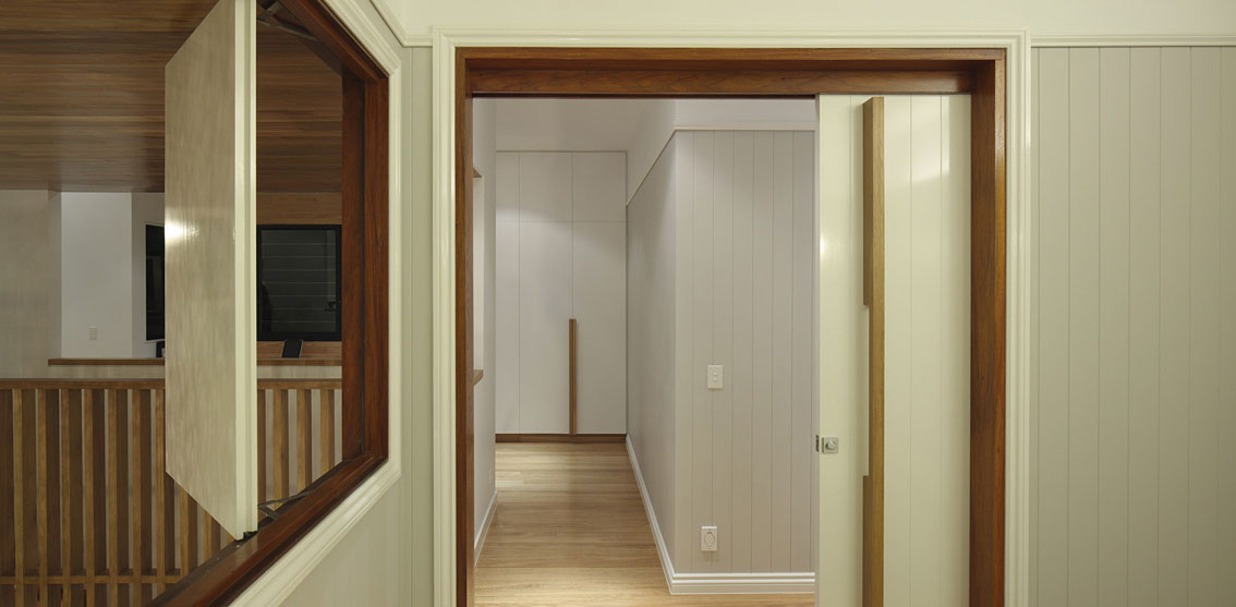 A Gorgeous Modern Home with Warm and Dynamic Interiors in Paddington, Australia by Shaun Lockyer Architects (20)