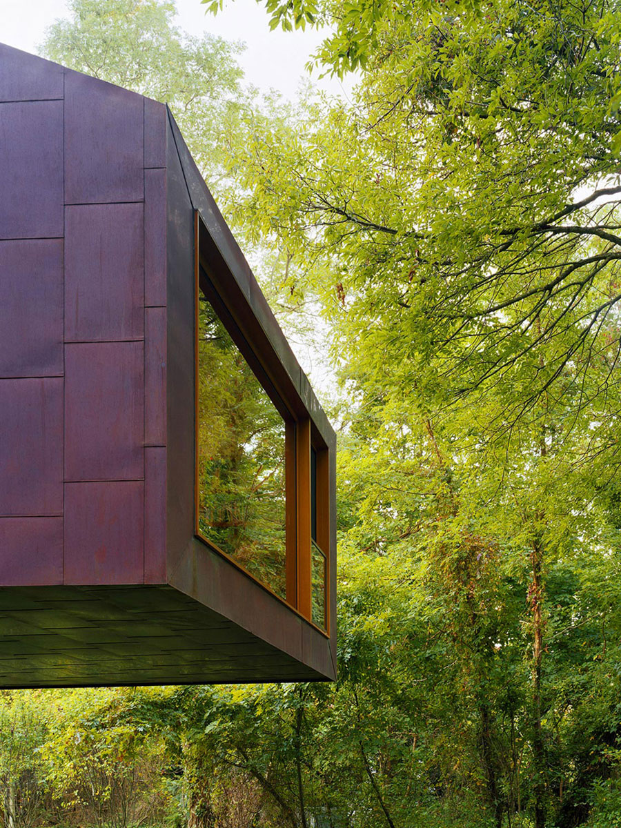 A Home with Stylish Library and Writing Studio for an Architectural Historian in Bellport by Andrew Berman Architect (4)