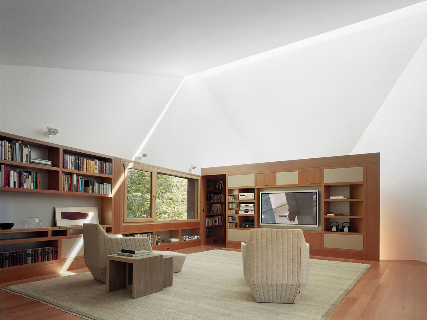 A Home with Stylish Library and Writing Studio for an Architectural Historian in Bellport by Andrew Berman Architect (6)