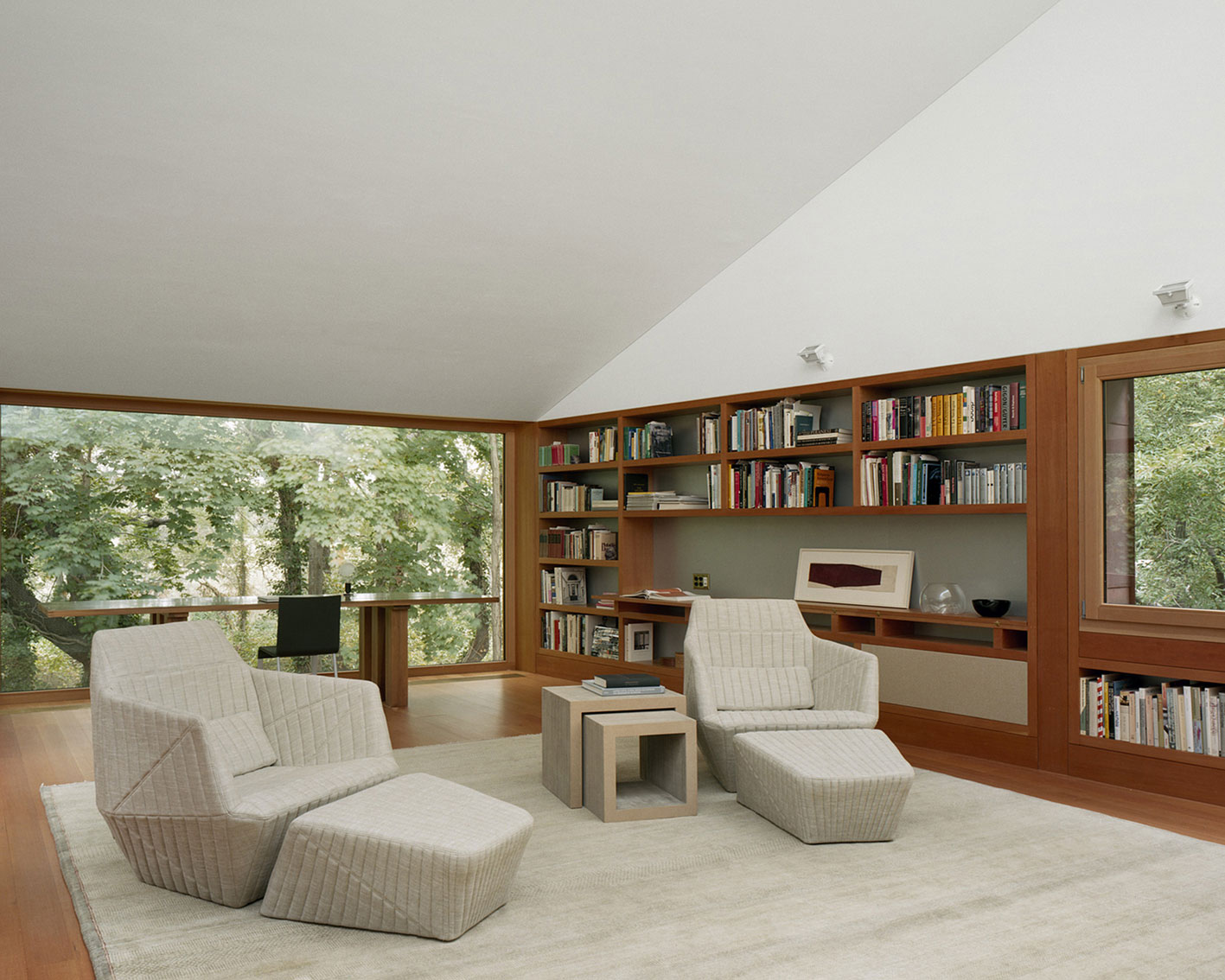 A Home with Stylish Library and Writing Studio for an Architectural Historian in Bellport by Andrew Berman Architect (7)