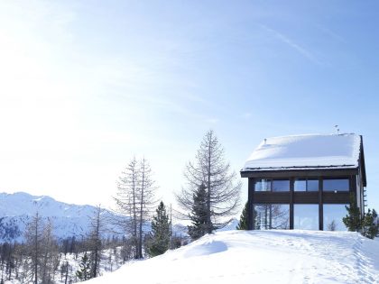 A Lovely Contemporary Cottage Surrounded by Dense Forest with Snowy Mountains of Cesana Torinese by CON3STUDIO (2)