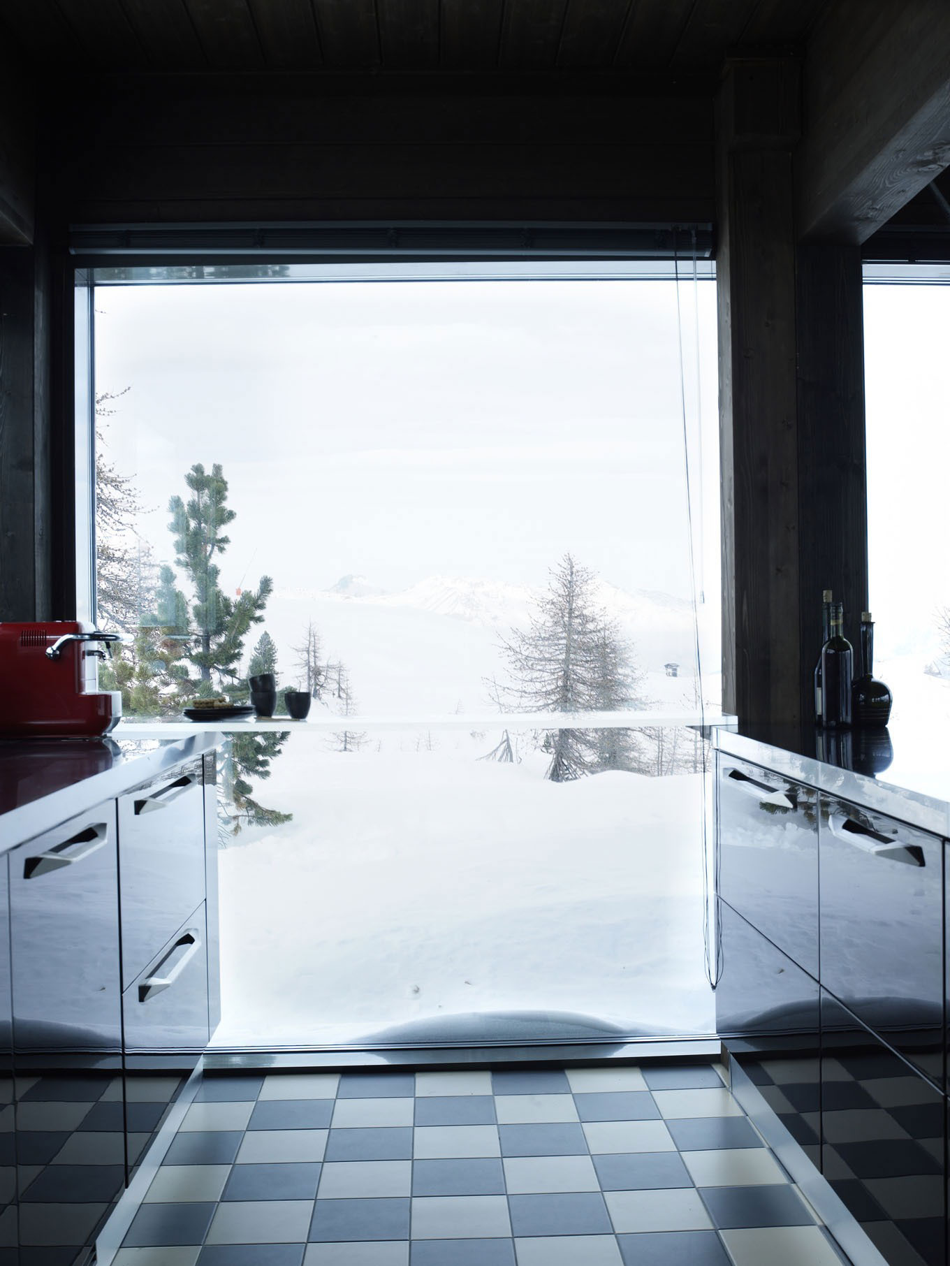 A Lovely Contemporary Cottage Surrounded by Dense Forest with Snowy Mountains of Cesana Torinese by CON3STUDIO (21)