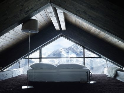 A Lovely Contemporary Cottage Surrounded by Dense Forest with Snowy Mountains of Cesana Torinese by CON3STUDIO (23)