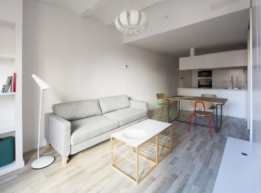 A Luminous Apartment with Clean and Fresh Interiors in Barcelona, Spain by Nook Architects (1)