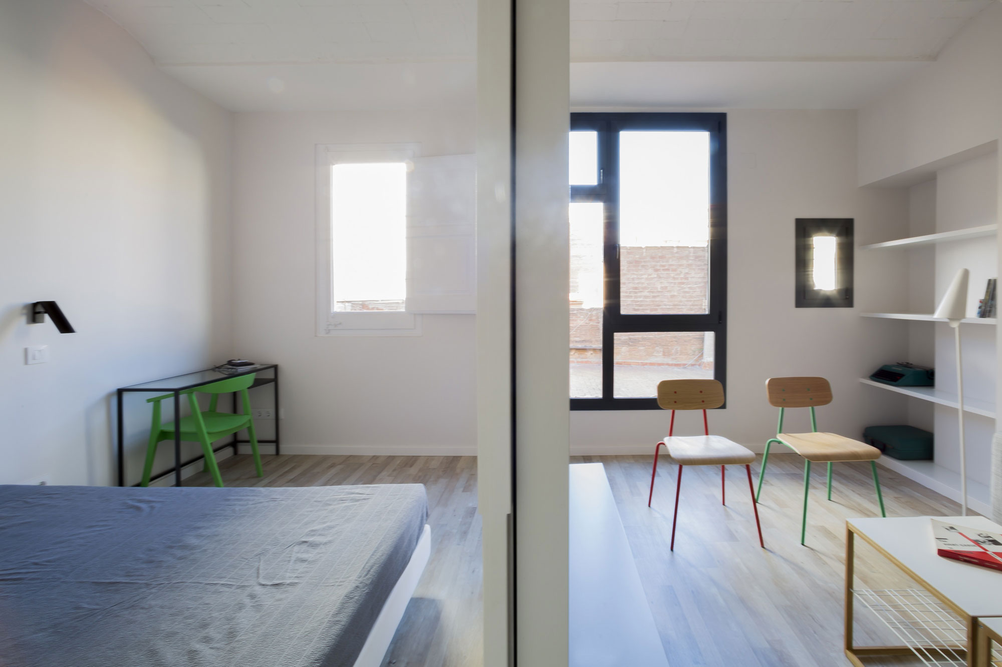 A Luminous Apartment with Clean and Fresh Interiors in Barcelona, Spain by Nook Architects (10)