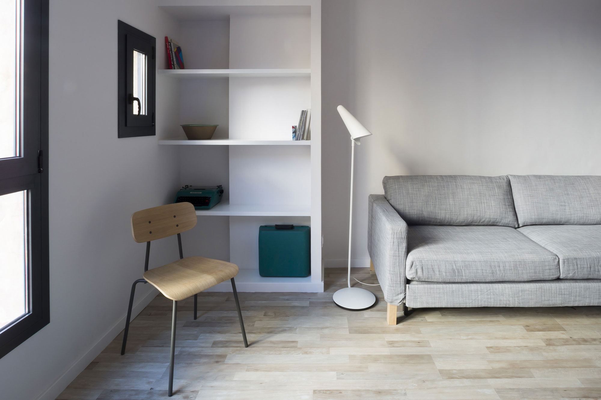 A Luminous Apartment with Clean and Fresh Interiors in Barcelona, Spain by Nook Architects (2)