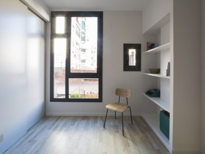 A Luminous Apartment with Clean and Fresh Interiors in Barcelona, Spain by Nook Architects (3)