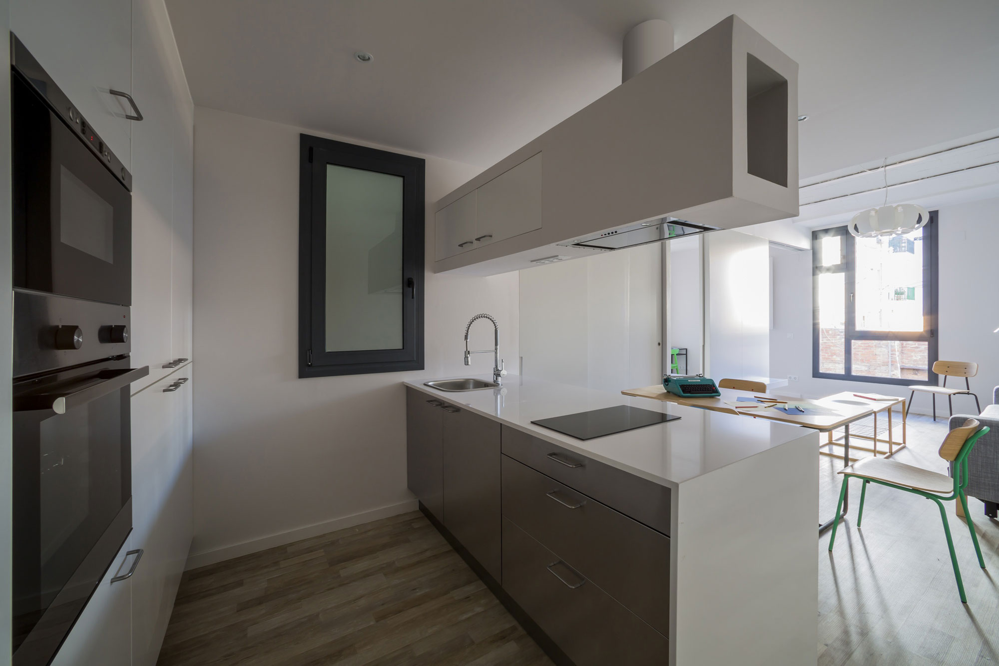 A Luminous Apartment with Clean and Fresh Interiors in Barcelona, Spain by Nook Architects (4)