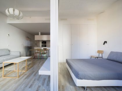 A Luminous Apartment with Clean and Fresh Interiors in Barcelona, Spain by Nook Architects (8)