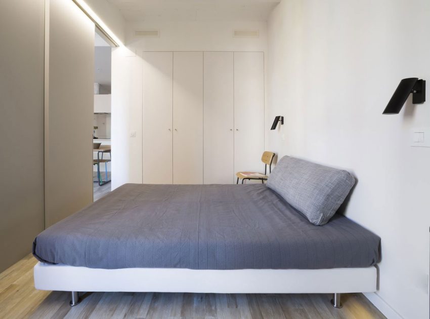 A Luminous Apartment with Clean and Fresh Interiors in Barcelona, Spain by Nook Architects (9)