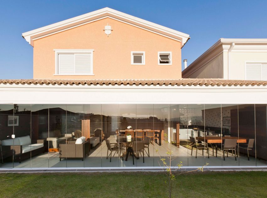 A Luminous Modern Home with Bright and Elegant Interiors in Tambore, Brazil by Conseil Brasil (2)