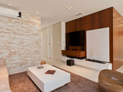 A Luminous Modern Home with Bright and Elegant Interiors in Tambore, Brazil by Conseil Brasil (4)