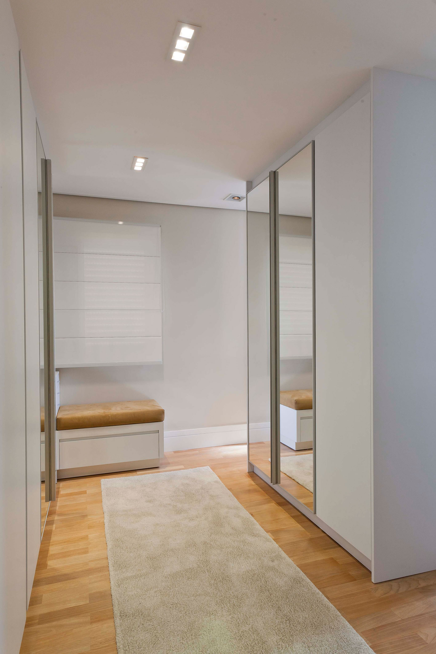 A Luminous Modern Home with Bright and Elegant Interiors in Tambore, Brazil by Conseil Brasil (49)