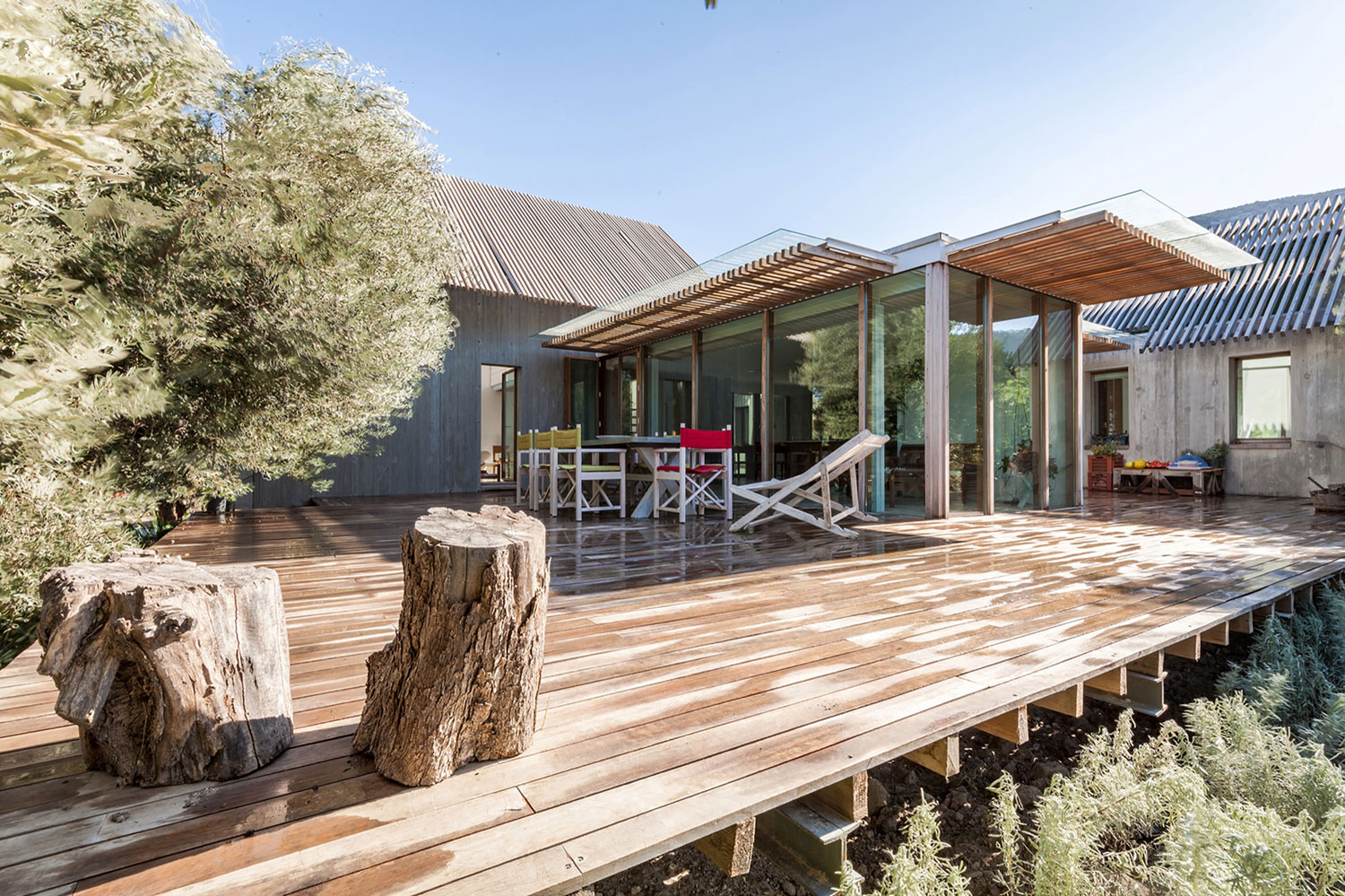 A Luminous and Spacious Home for a Retired Couple in Mordoğan, Turkey by Onur Teke (1)