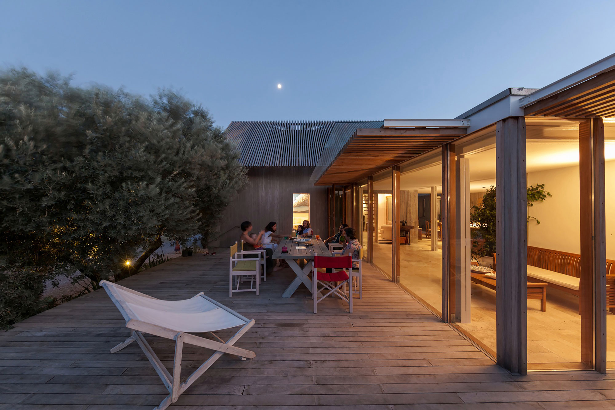 A Luminous and Spacious Home for a Retired Couple in Mordoğan, Turkey by Onur Teke (14)