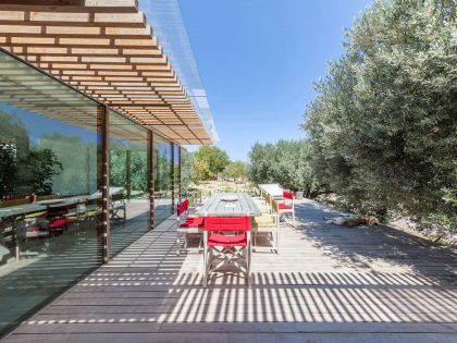 A Luminous and Spacious Home for a Retired Couple in Mordoğan, Turkey by Onur Teke (5)