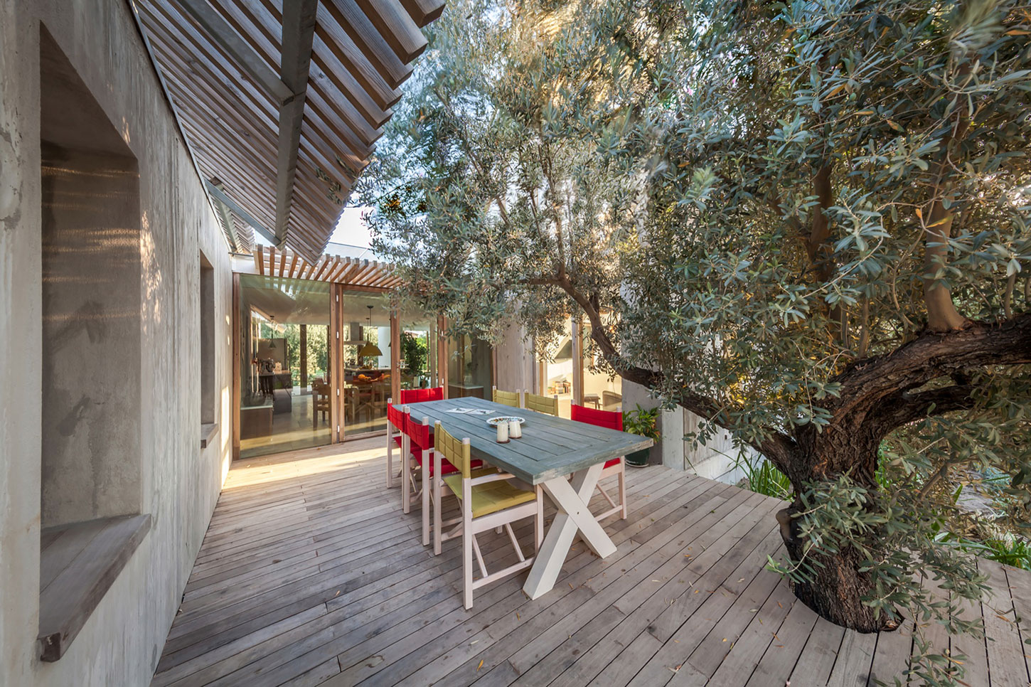 A Luminous and Spacious Home for a Retired Couple in Mordoğan, Turkey by Onur Teke (6)