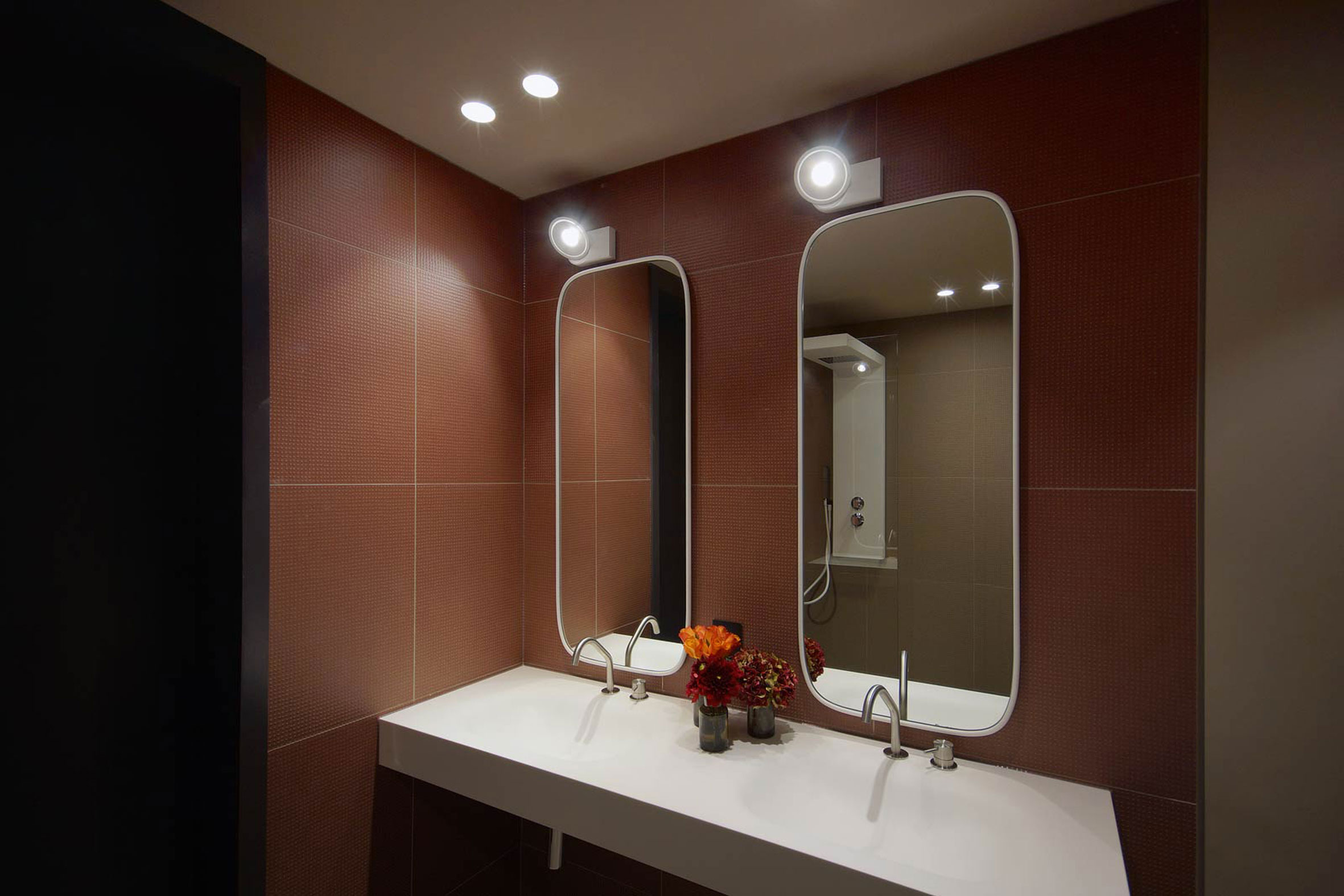 A Luxurious Contemporary Apartment with Eco-Friendly and Sophisticated Interiors in London by Minacciolo & CLPD (10)