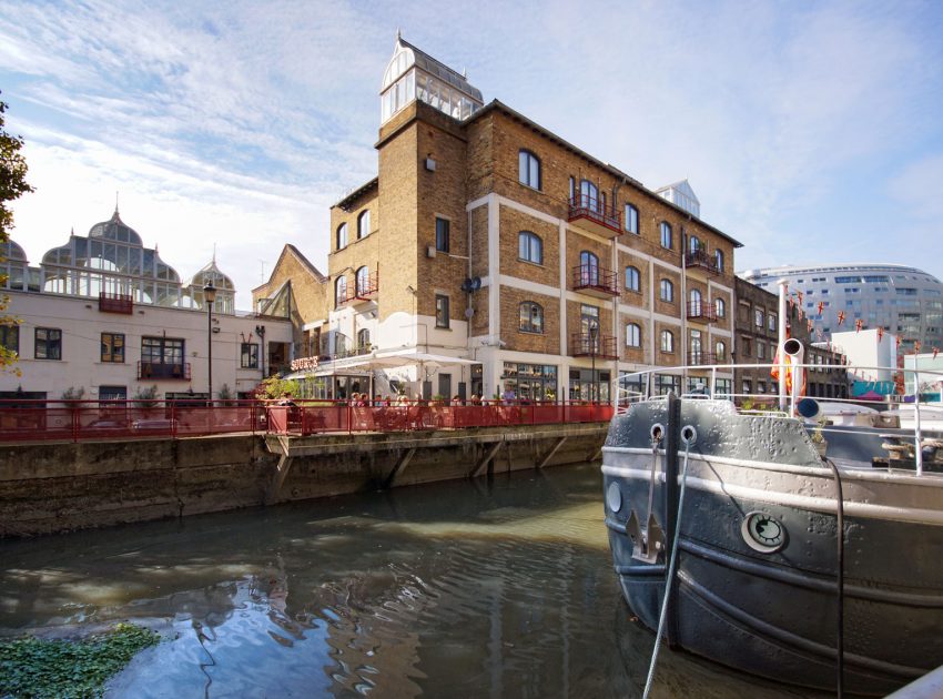 A Luxurious Contemporary Apartment with Eco-Friendly and Sophisticated Interiors in London by Minacciolo & CLPD (13)