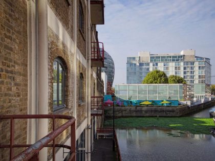 A Luxurious Contemporary Apartment with Eco-Friendly and Sophisticated Interiors in London by Minacciolo & CLPD (16)