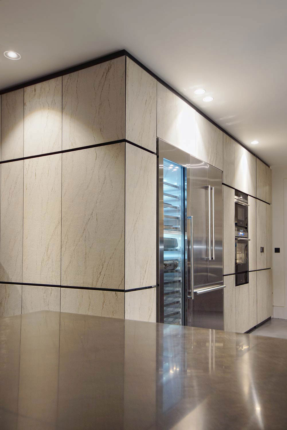 A Luxurious Contemporary Apartment with Eco-Friendly and Sophisticated Interiors in London by Minacciolo & CLPD (5)