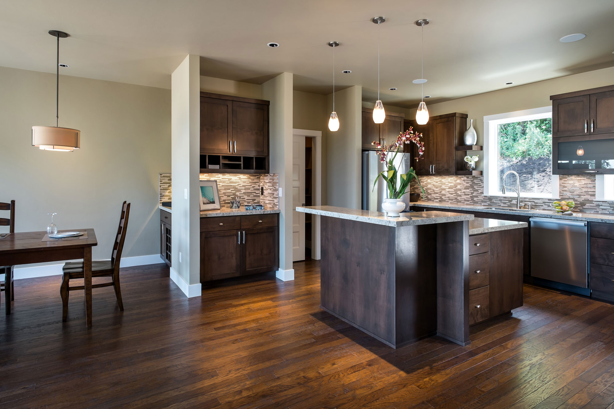 A Luxurious Contemporary House with Rich and Elegant Interior in Central Oregon by Jordan Iverson Signature Homes (19)