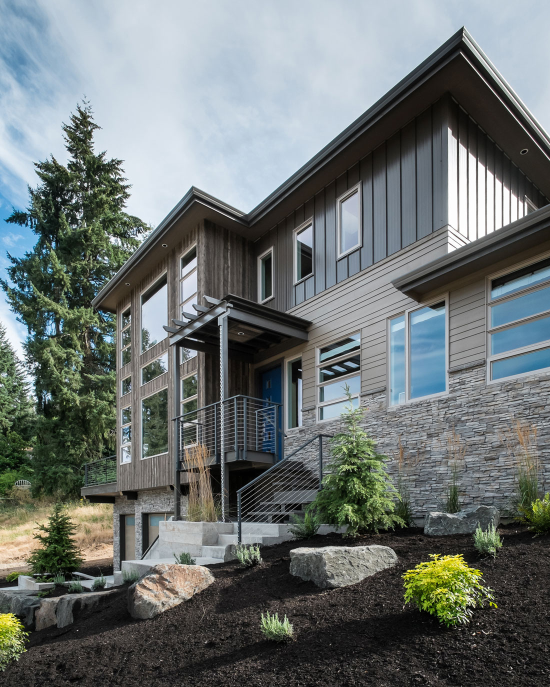 A Luxurious Contemporary House with Rich and Elegant Interior in Central Oregon by Jordan Iverson Signature Homes (2)