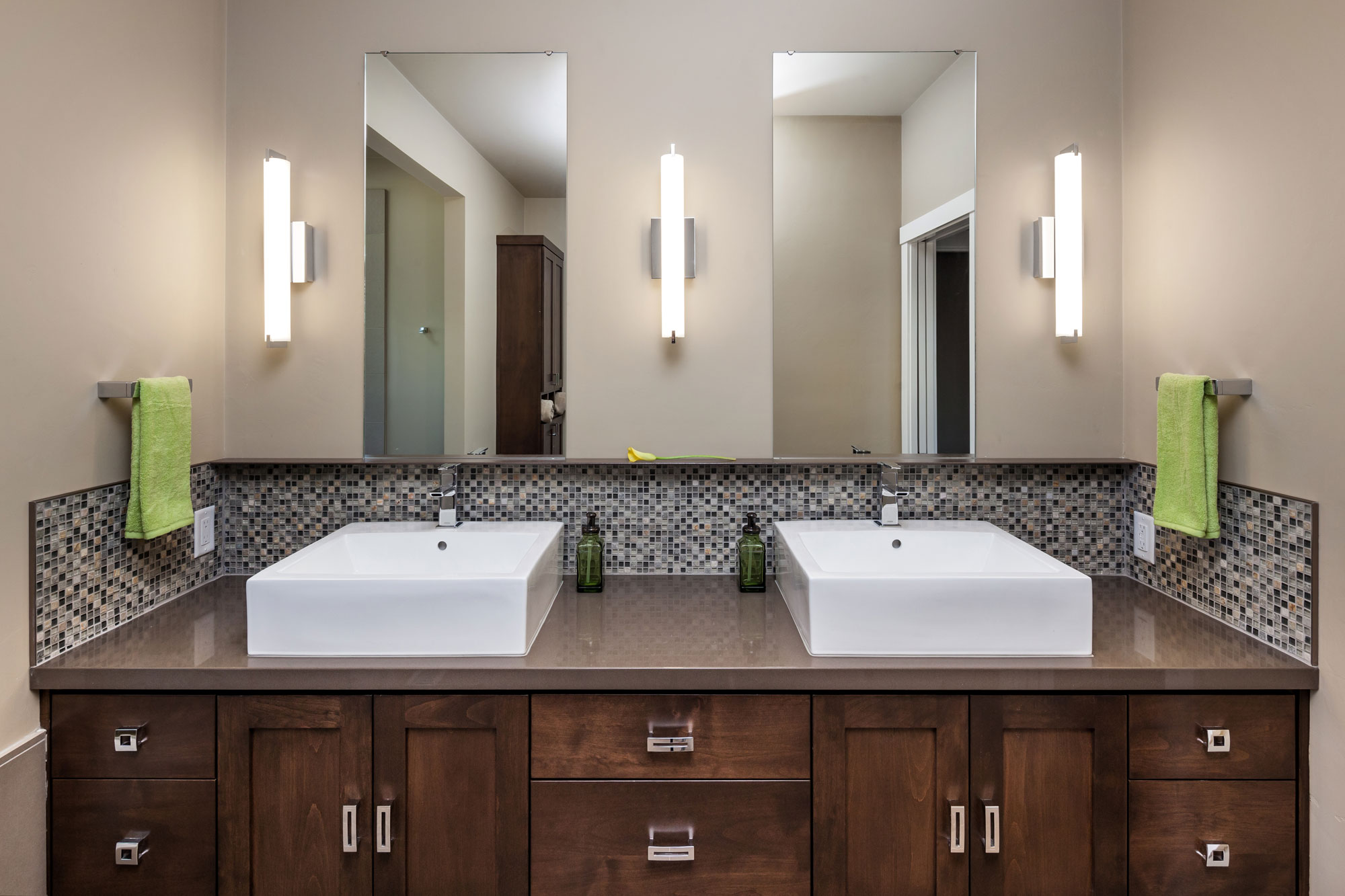 A Luxurious Contemporary House with Rich and Elegant Interior in Central Oregon by Jordan Iverson Signature Homes (36)