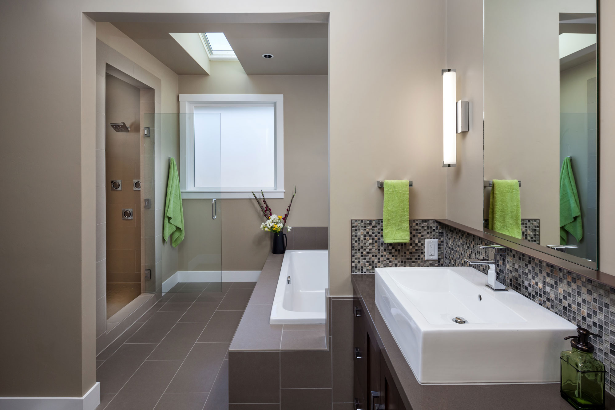 A Luxurious Contemporary House with Rich and Elegant Interior in Central Oregon by Jordan Iverson Signature Homes (37)